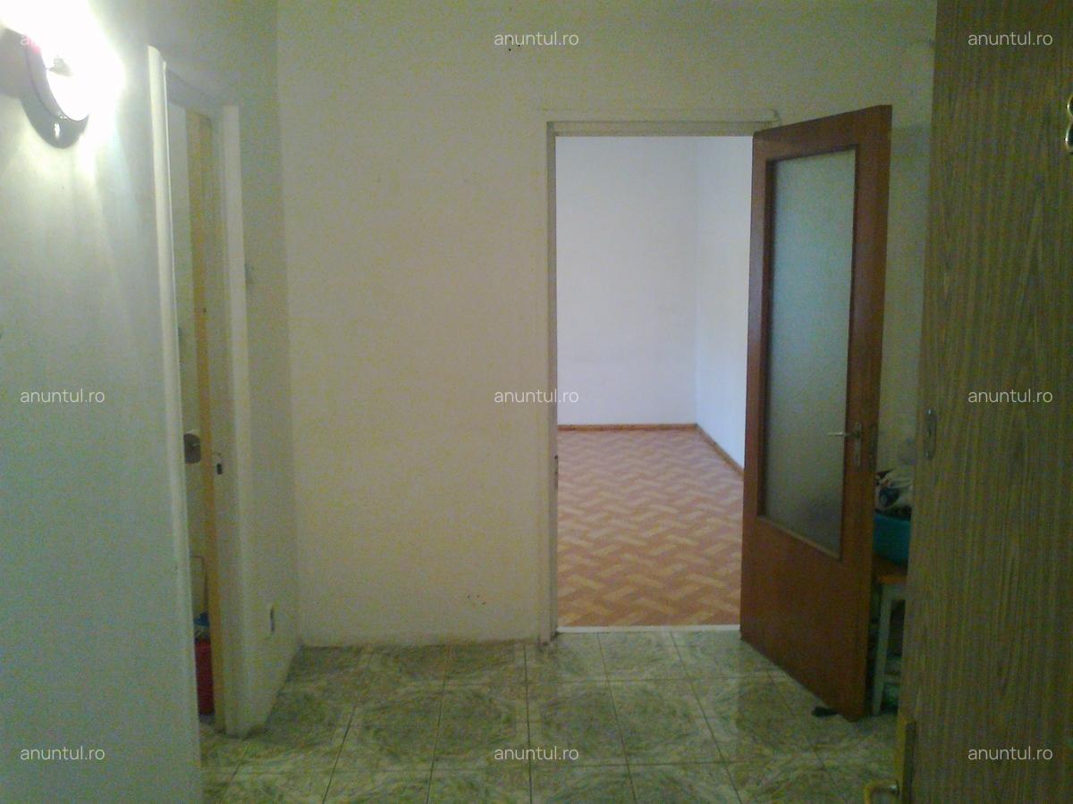 Drumul Taberei, Liceul Lovinescu, decomandata, 40 mp, parter/10, libera - 1