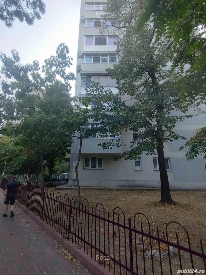 Proprietar Vand Apartament 4 camere, 65 m, balcon, renovat, mobilat, Bulevardul 1 Decembrie 1918 - 17 Proprietar Vand Apartament 4 camere, 65 m, balcon, renovat, mobilat, Bulevardul 1 Decembrie 1918 - 17