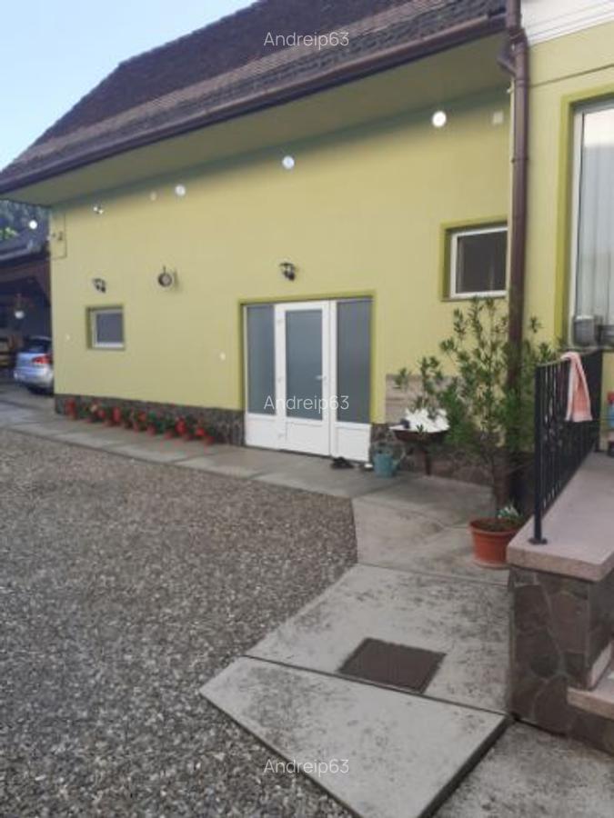 Casa zona ultracentrală, vis-a-vis PENNY Săcele, 2000 mp - 2
