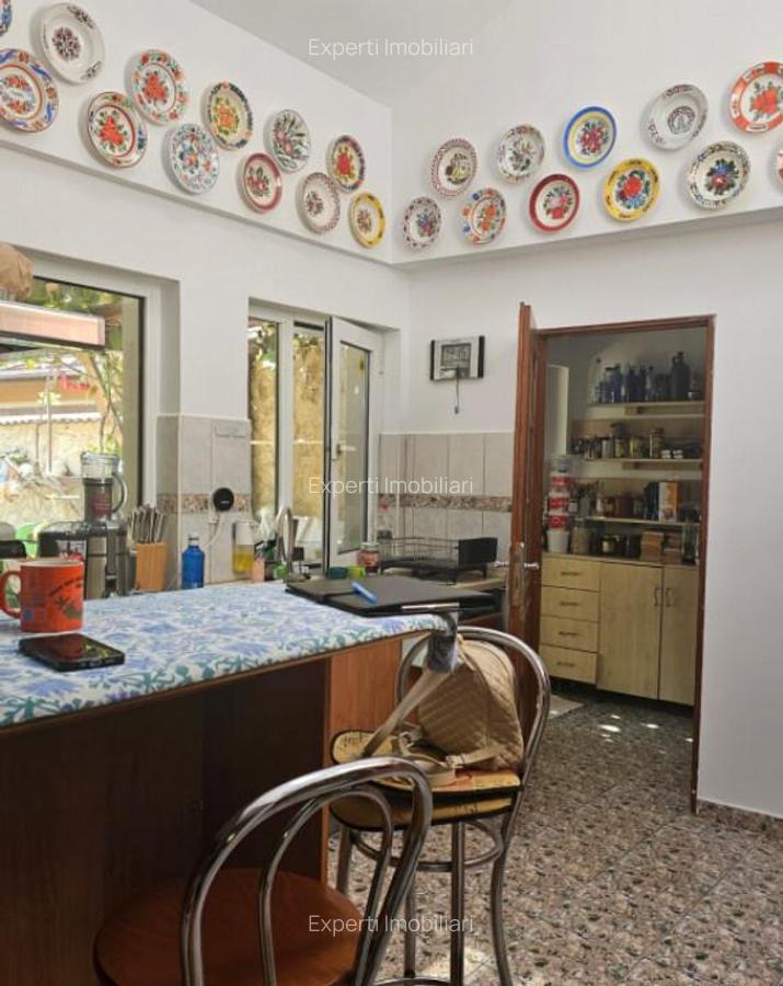 Casa de vanzare - zona Trocadero - 2