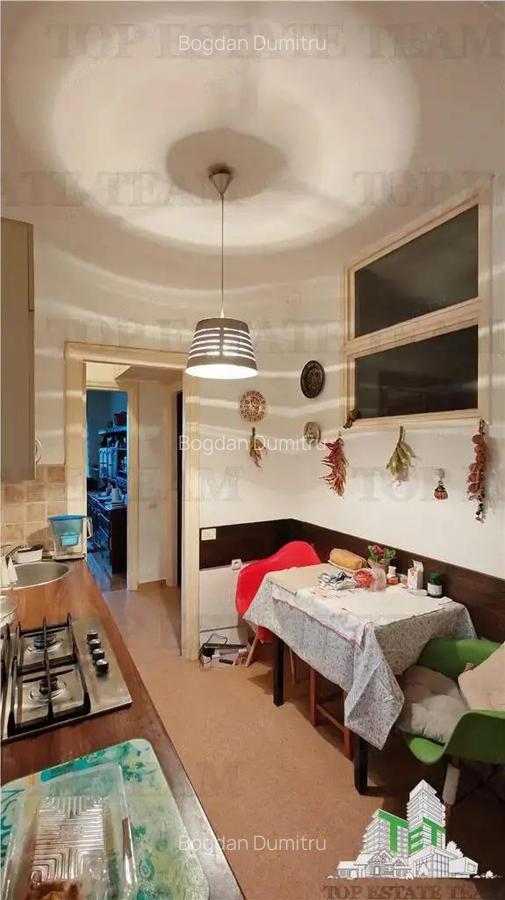 Apartament de 3 camere ultracentral, 2 intrari, lift cu acces privat, pod pentru depozitare, central - 12