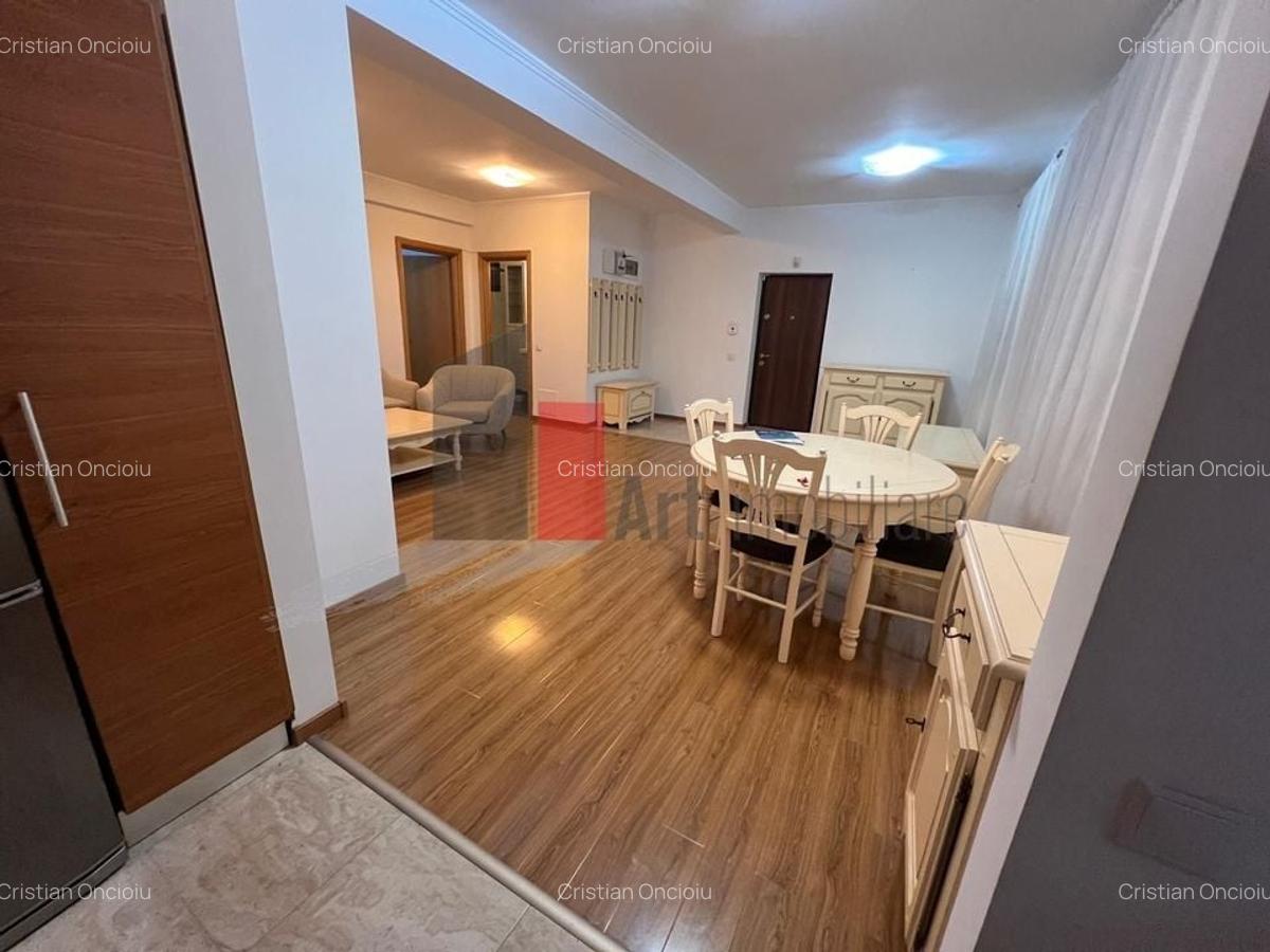 Apartament cu 3 camere semidecomandat în 1 Mai - 1