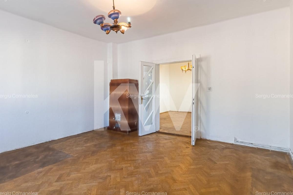 Vanzare casa cu 3 camere, singur in curte - Piata de Miercuri - 7
