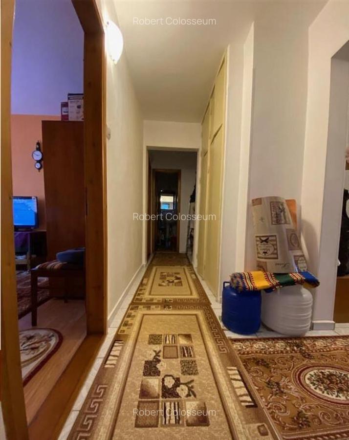 Apartament 4 camere decomandat-Zona Tractorul - 1