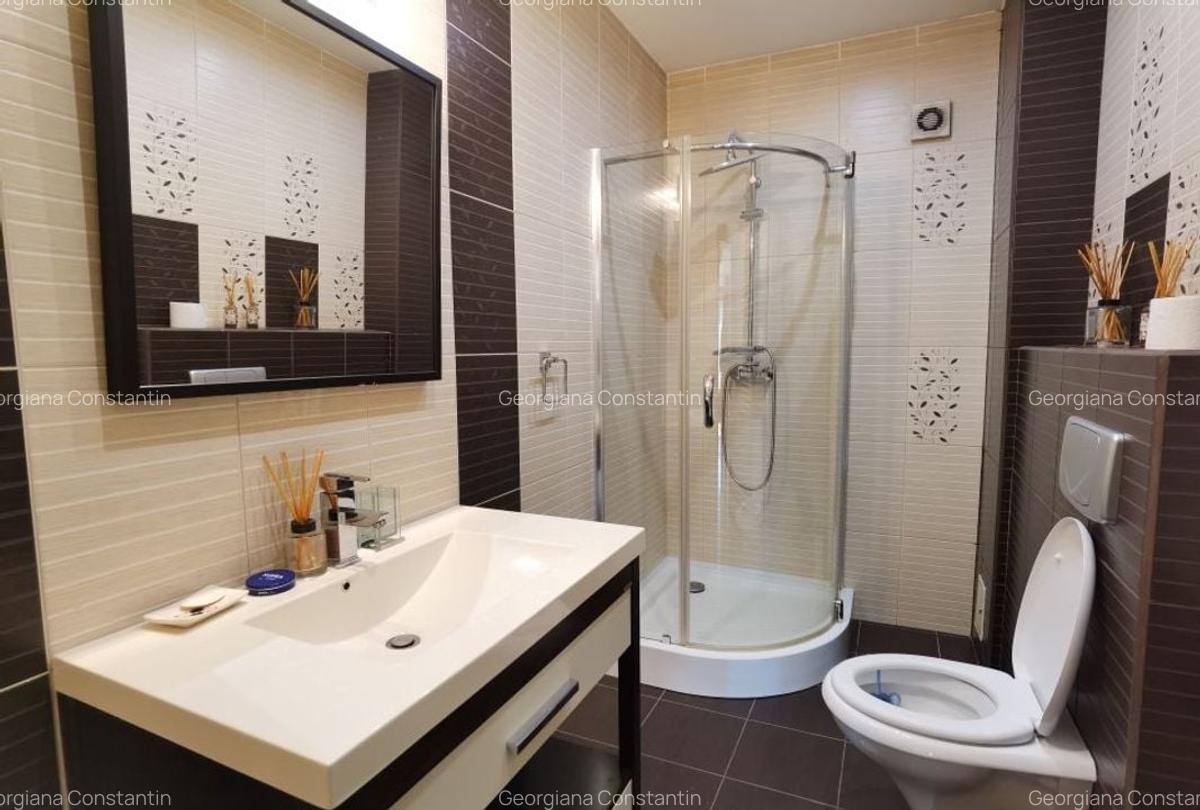 Vila spatioasa, mobilata, piscina proprie - 11