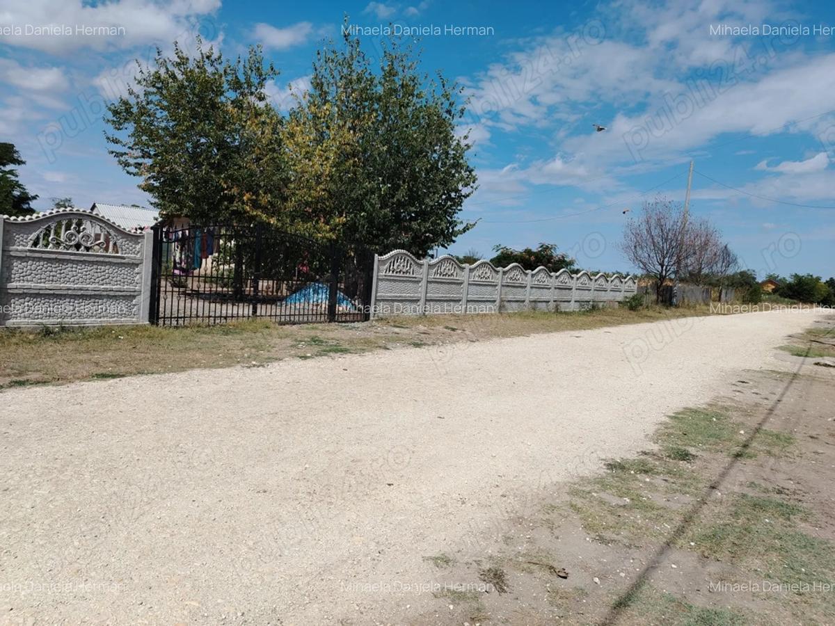 Casa de vanzare in sat LANURILE - 19