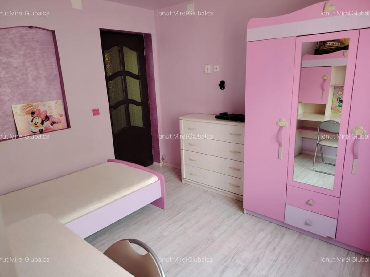 Apartament 3 camere, zona Ambasador, etaj 1 - 5