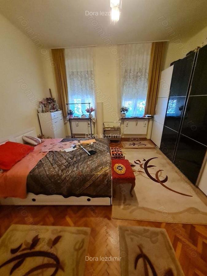 Vanzare casa cu anexa locuibila si teren - 10