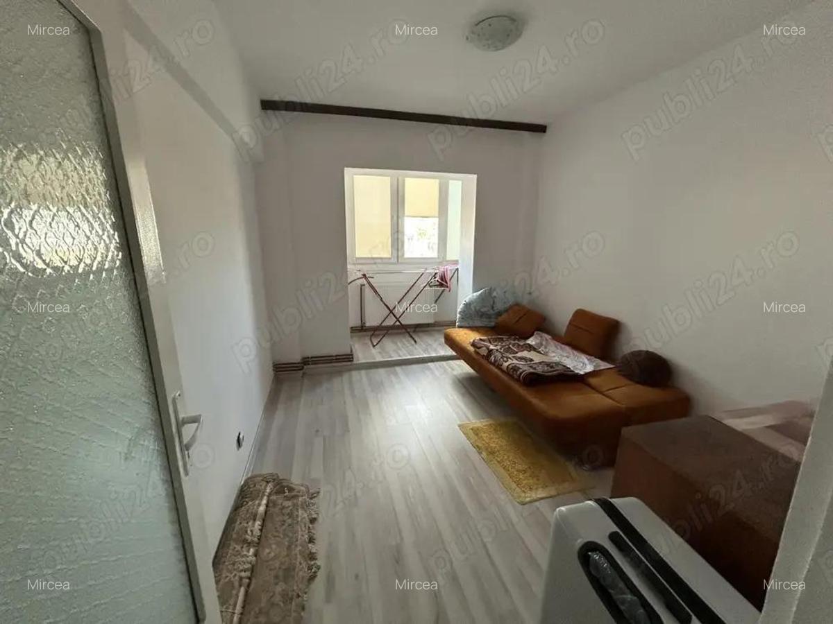 Vand apart.4 cam.st.117 mp,situat in Aradul-Nou,et.1 din 4,cu termoteca - 16