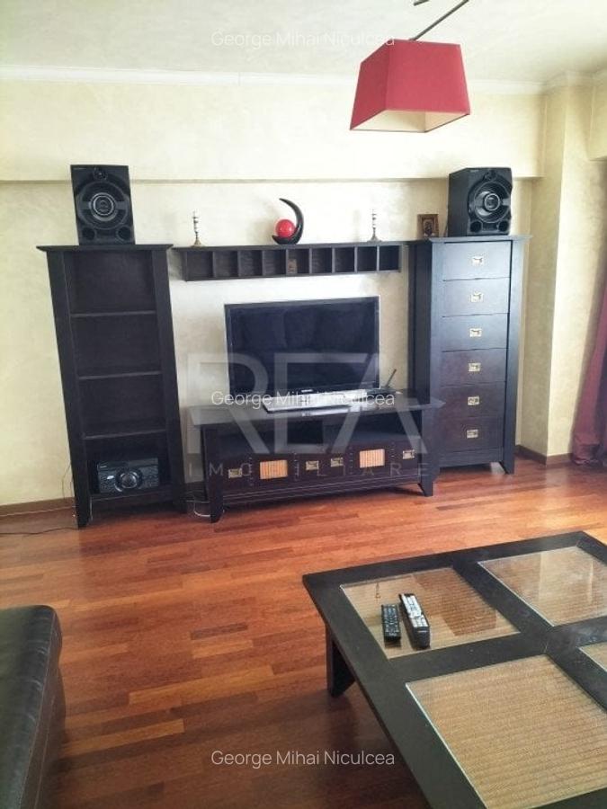 Apartament cu 2 camere decomandat, mobilat în P-ța Unirii - 1