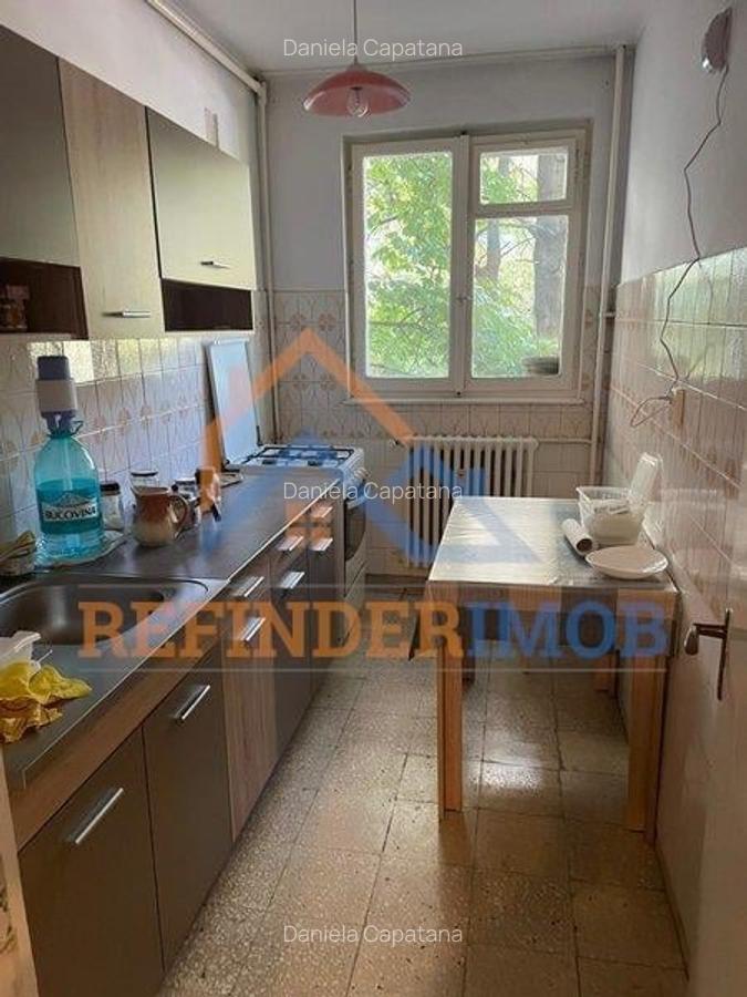 Vanzare apartament 3 camere Plaza Romania - 2
