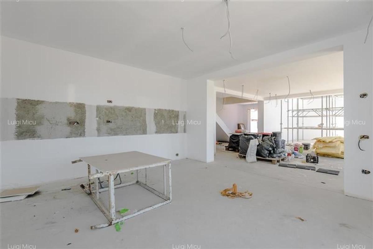 Casa noua in Harman, cu arhitectura moderna si spatii vitrate - 4