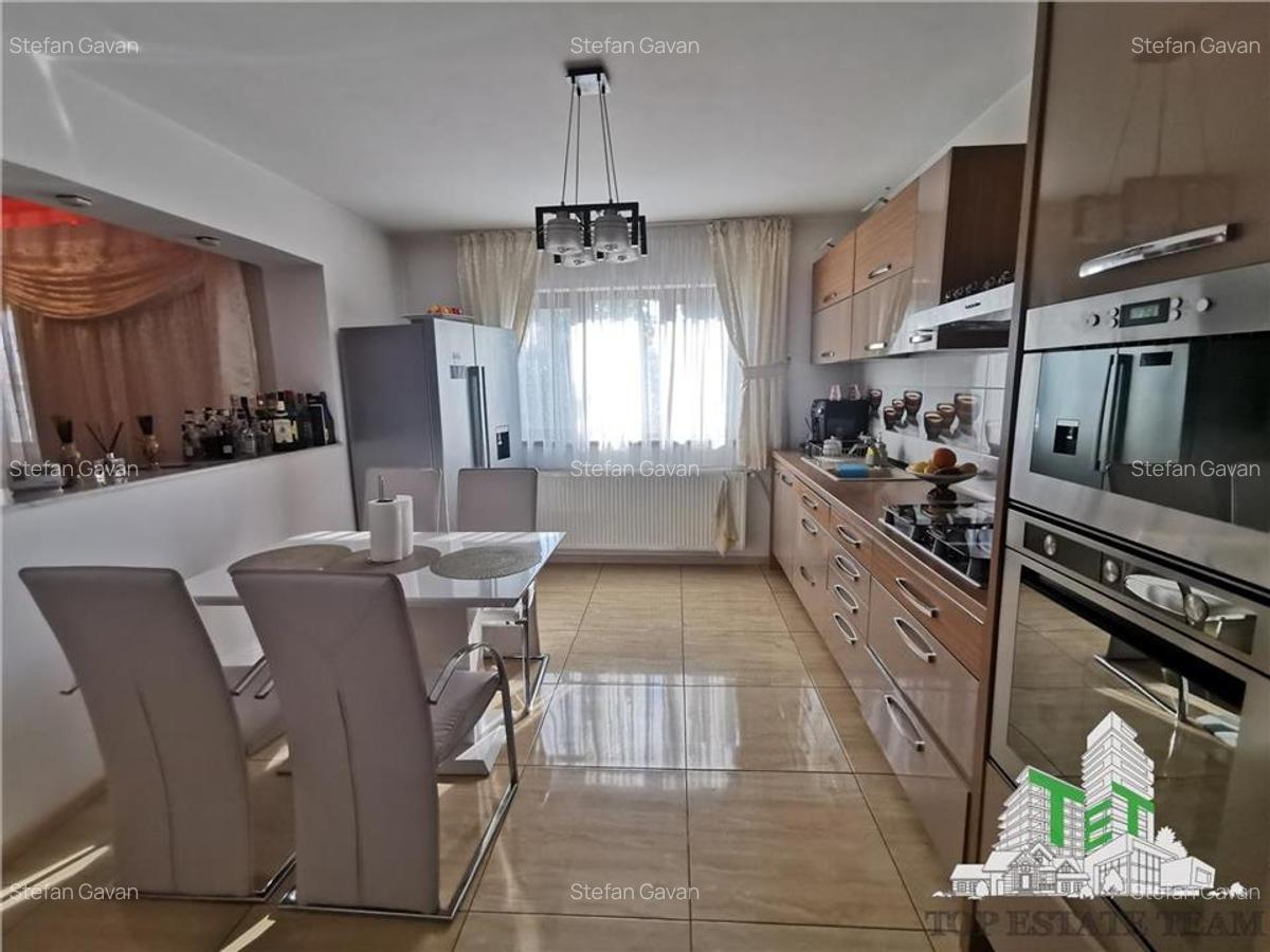 Vila lux 5 camere cu gradina superba centru Domnesti - 12