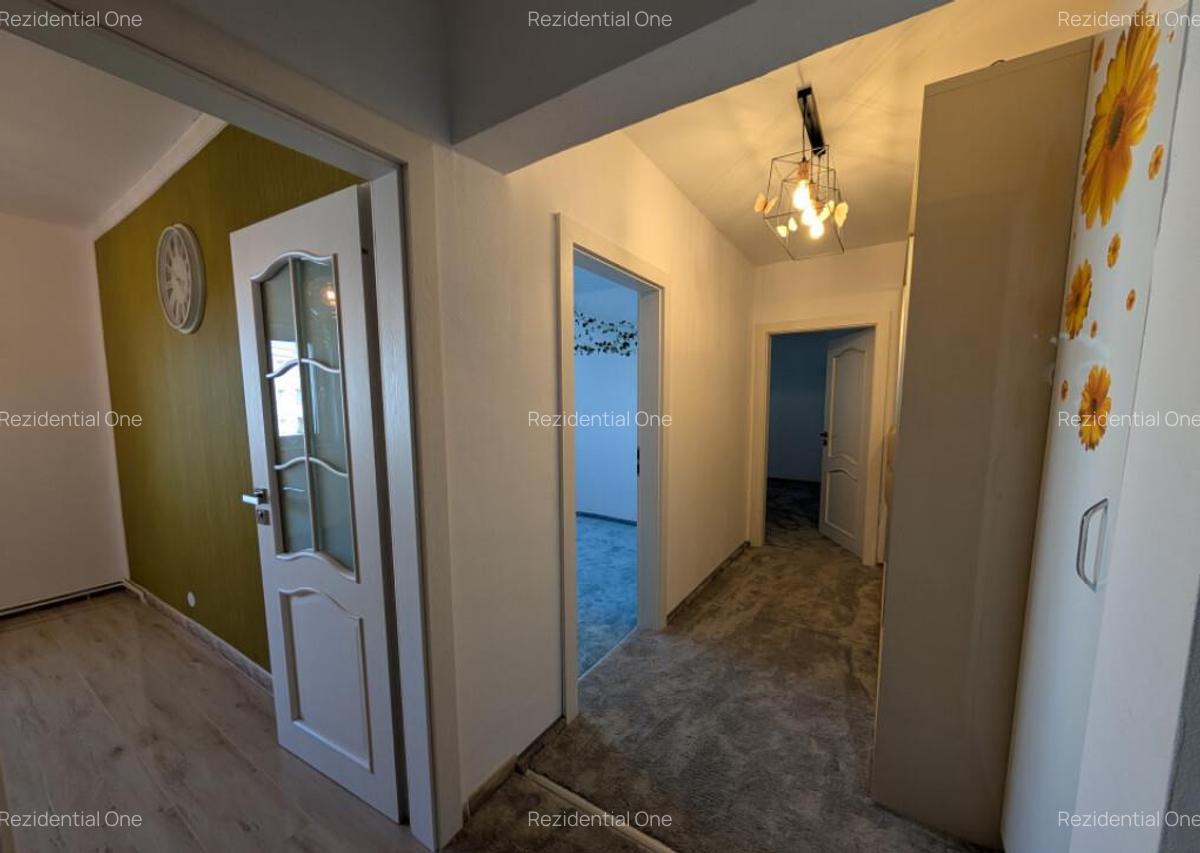 Renovat, 2 camere decomandate - 64 mp , etaj intermediar, No - 5