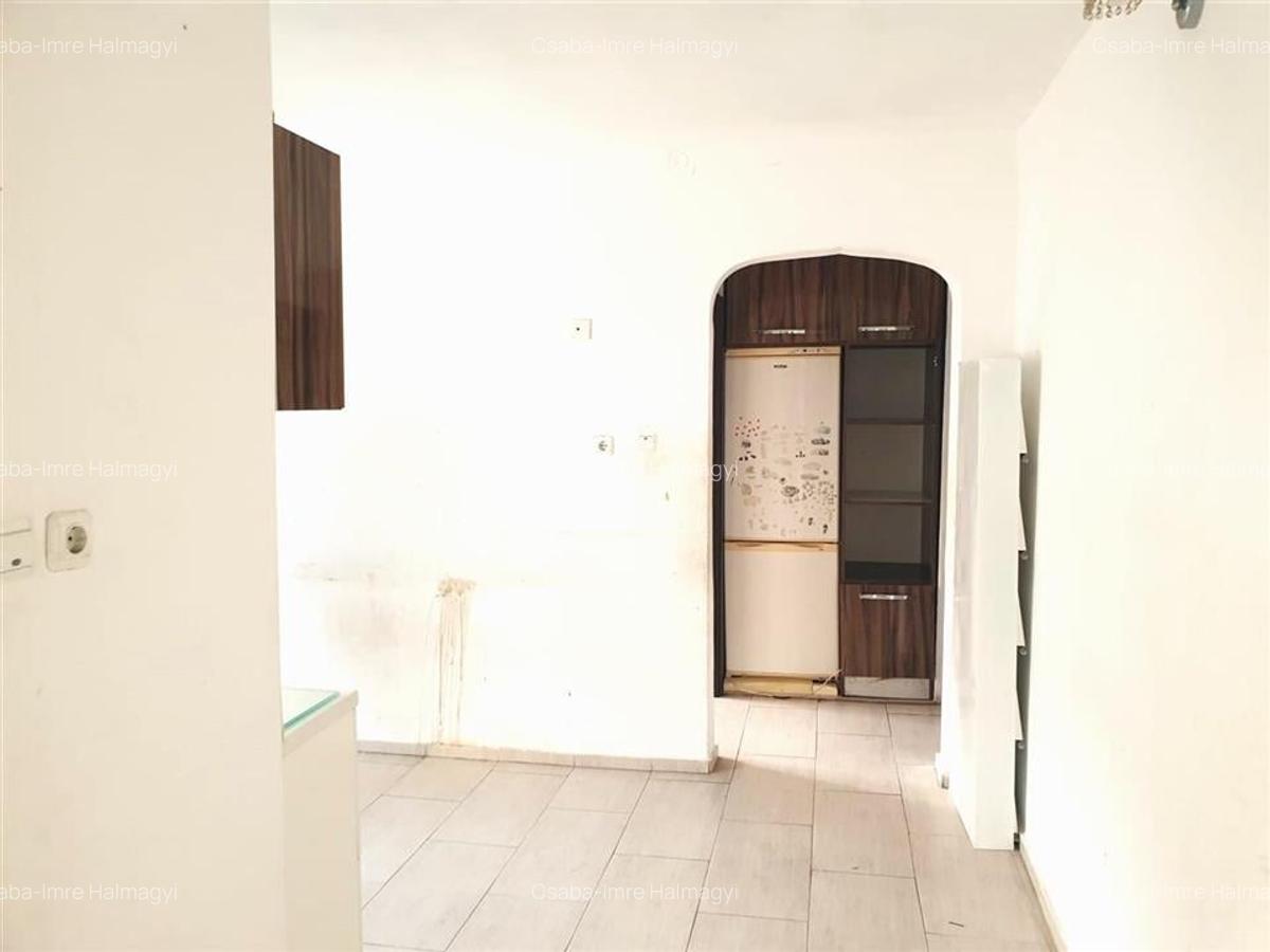 Apartament cu 3 camere Velenta, strada Razboieni - 10