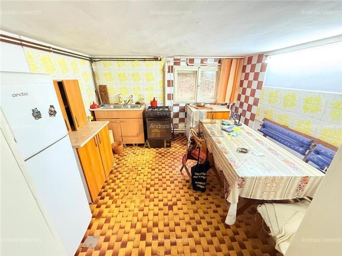 Casa individuala 9 camere, 3 bai, garaj, teren 350 mp - Zona Cetatii/ Hotel MERC - 17 Casa individuala 9 camere, 3 bai, garaj, teren 350 mp - Zona Cetatii/ Hotel MERC - 17