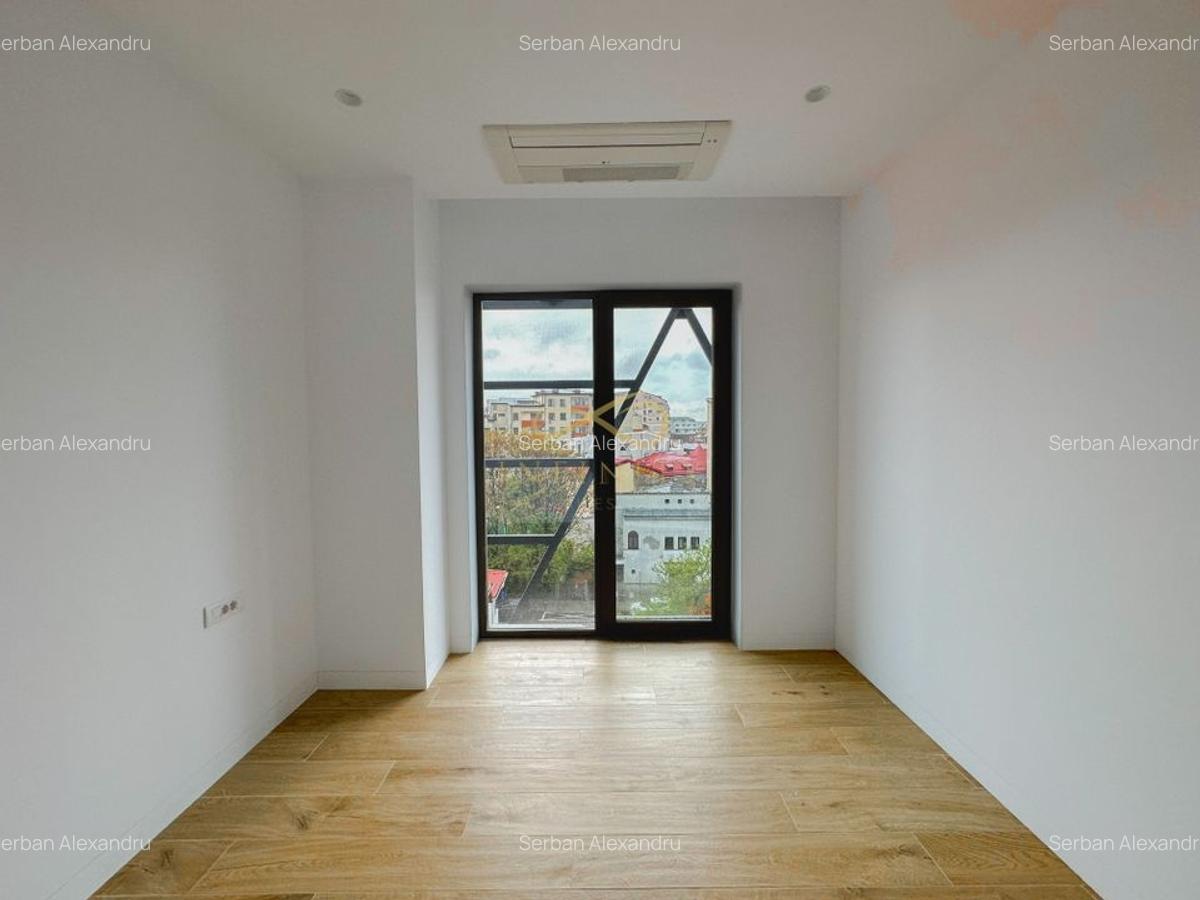 Triplex | 4 camere | 302 mp | Dacia  | 3 Parcari | NZeb - 12