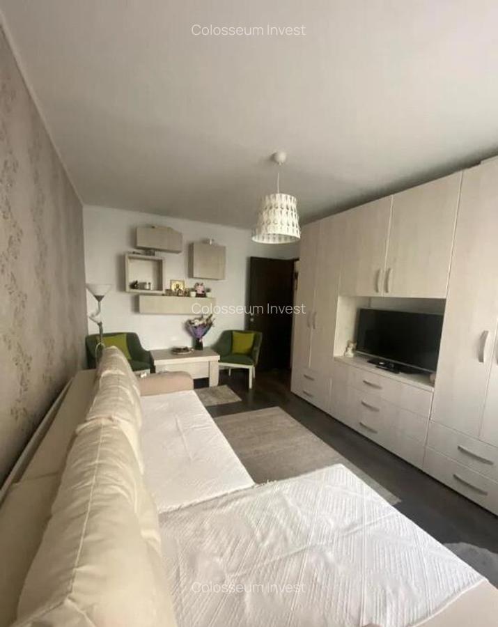 Apartament cu 2 camere, decomandat - zona Astra - 2