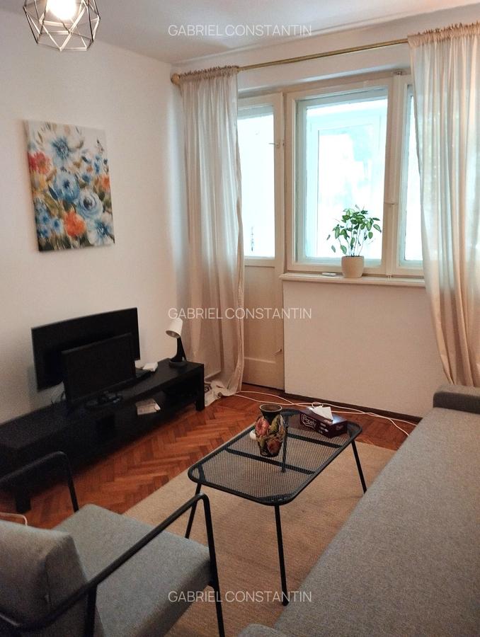 Apartament cu 2 camere semidecomandat, mobilat în Pajura - 1