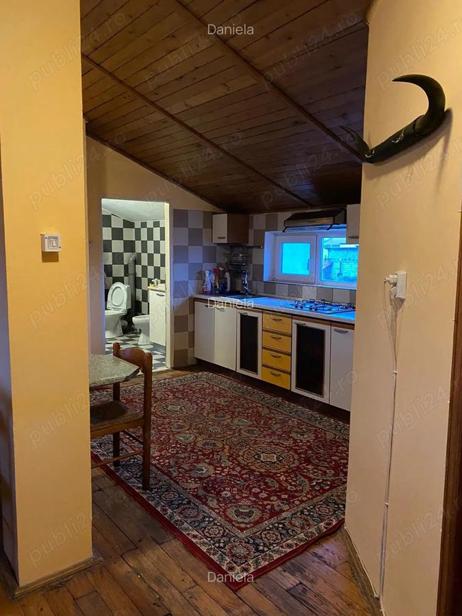 Inchiriez camera in vila - 3