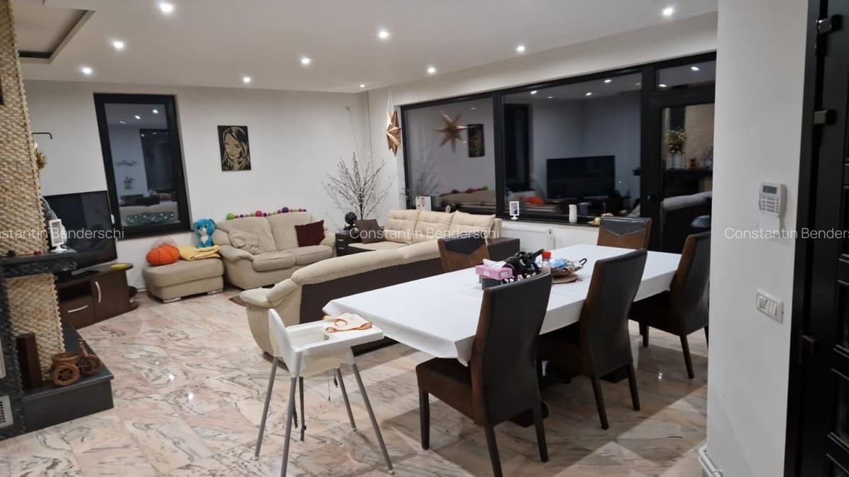 Vila cu 10 camere de vanzare D+P+1 Etaj mansardat in Busteni - 3