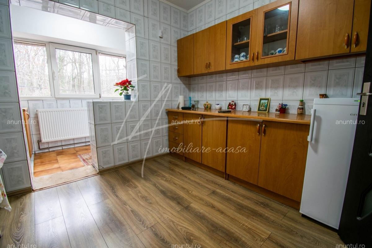 Stefanestii de Jos, 3 camere 70 mp,2 bai,centrala proprie,etaj 1/2,Comision 0% - 9