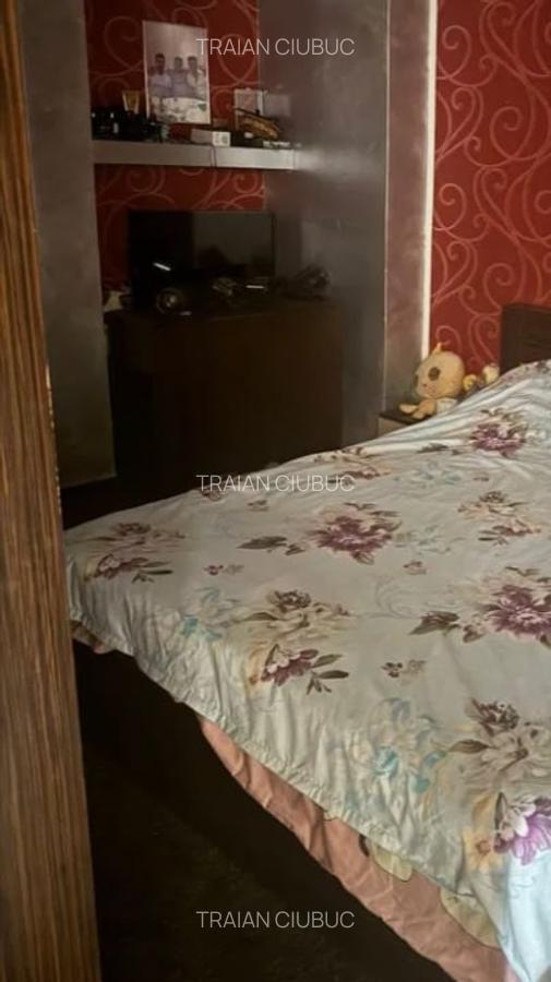 Vanzare Apartament 4 Camere Piata Muncii Decebal Calarasilor - 12