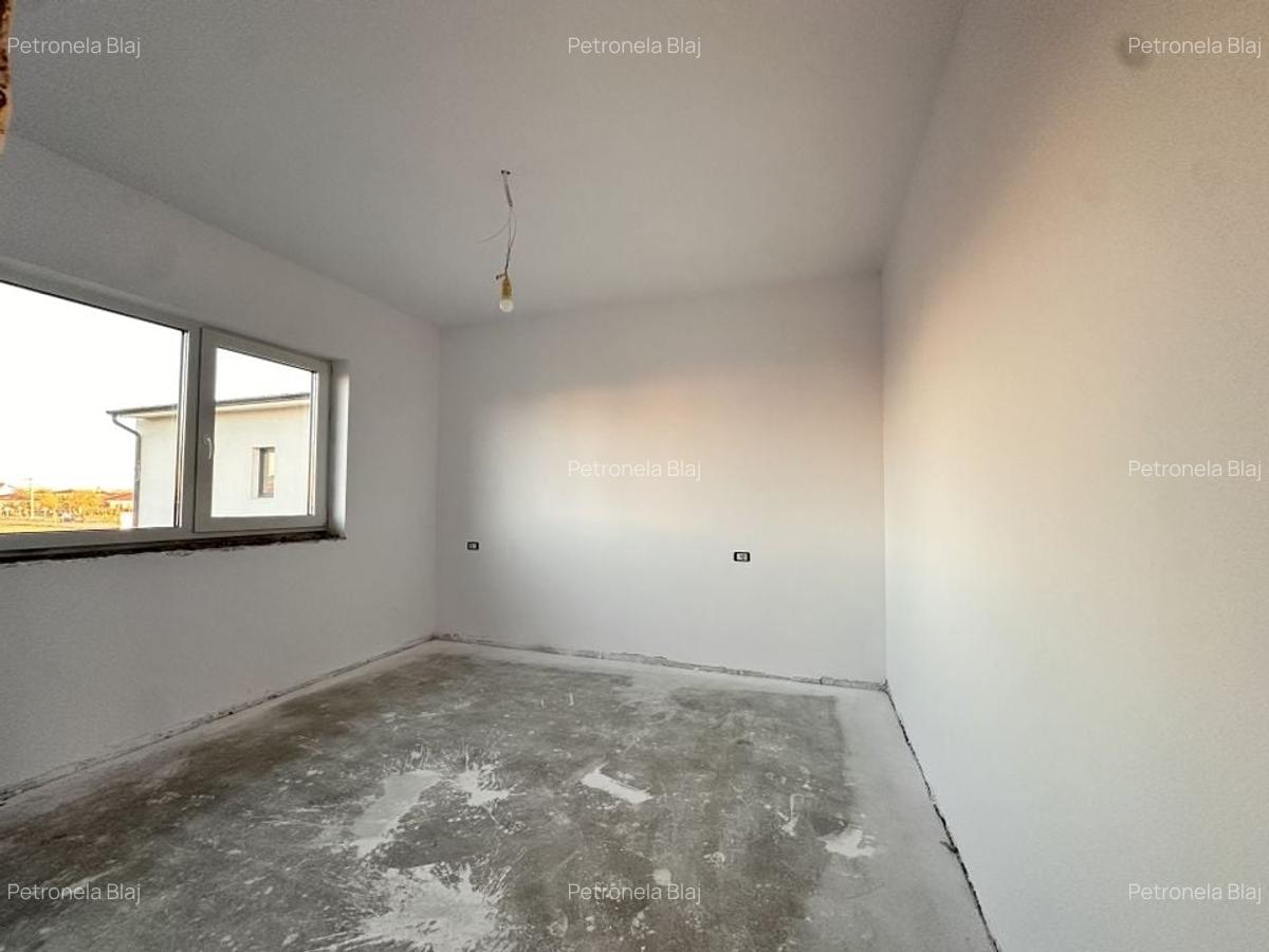 Duplex langa asfalt - LIDL - 9