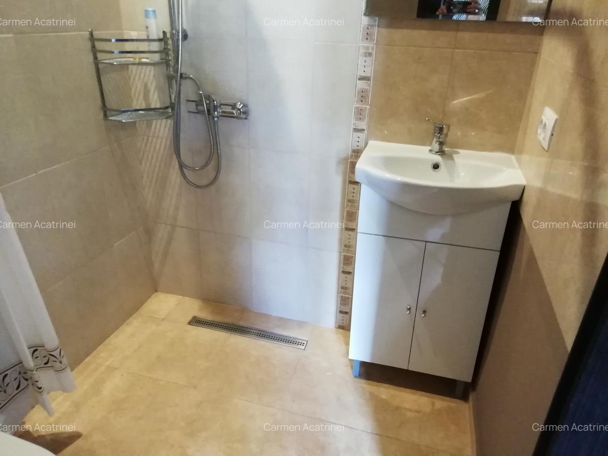 Corp de casa 4 camere liber la vanzare zona AFI - 11