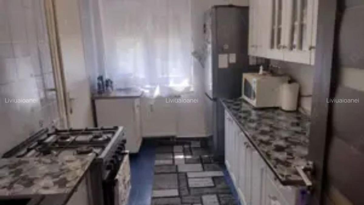 Proprietar vând apartament decomandat parter, strada Divizia 9 Cavalerie Nr. 2, cu 2 camere, LIPOVEI - 6
