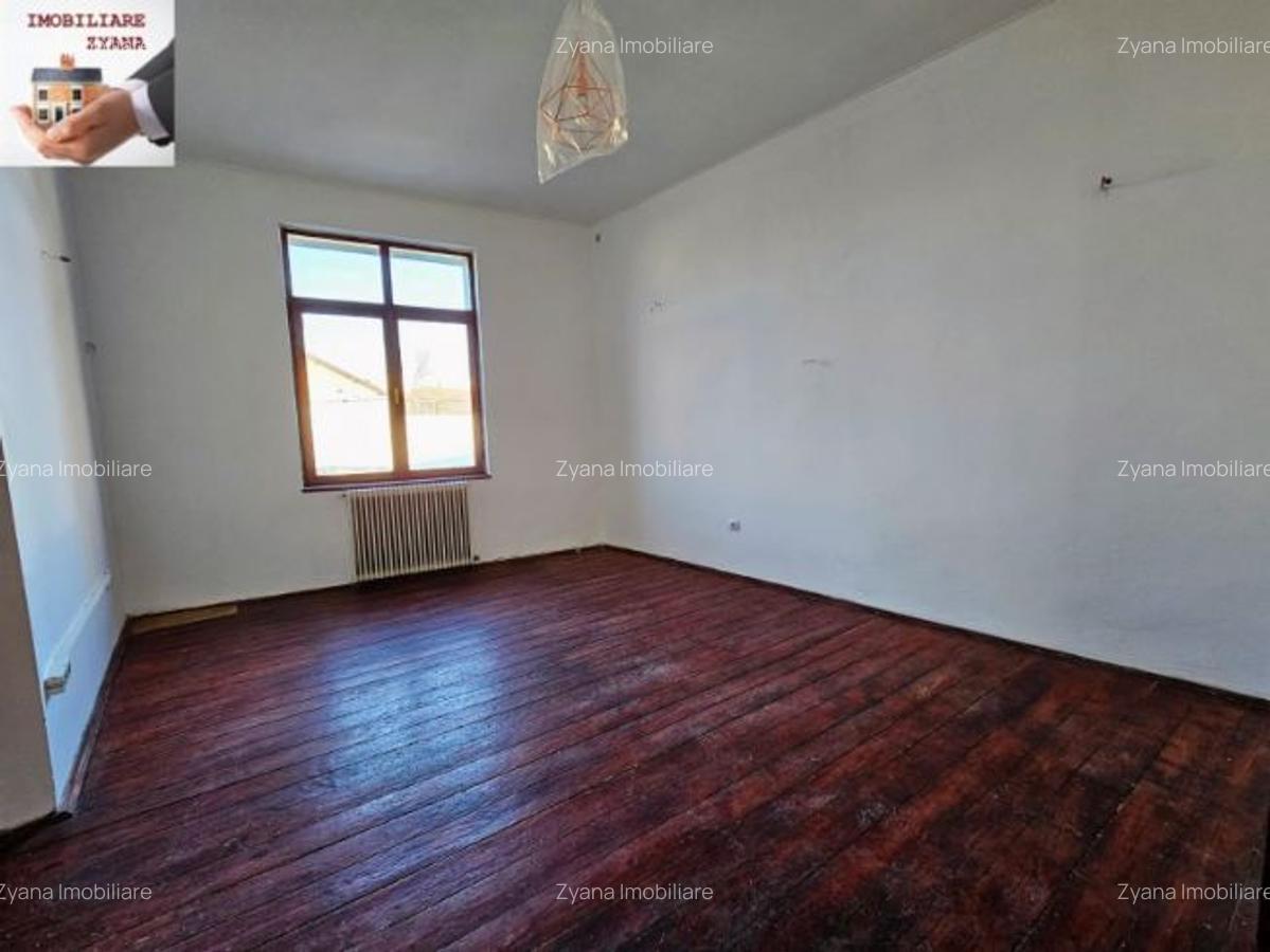Bd. Unirii – Strada Traian  Vila / Spatiu Comercial Renovat, 10 camere, suprafata utila - 300 mp. - 5