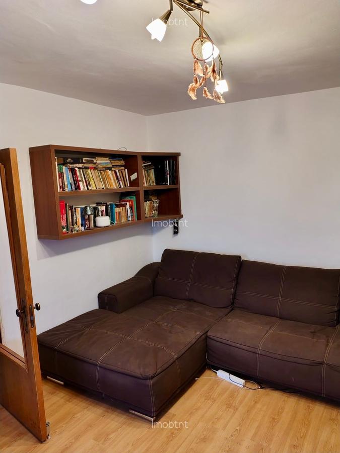 Vanzare apartament 4 camere Militari Uverturii - 1