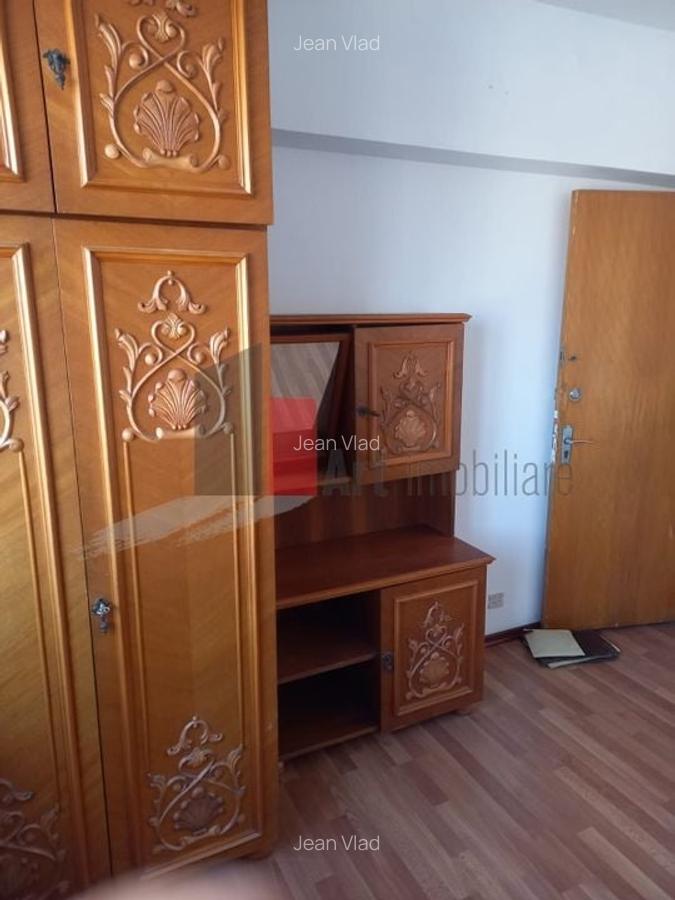Apartament cu 3 camere semidecomandat în Titulescu - 8