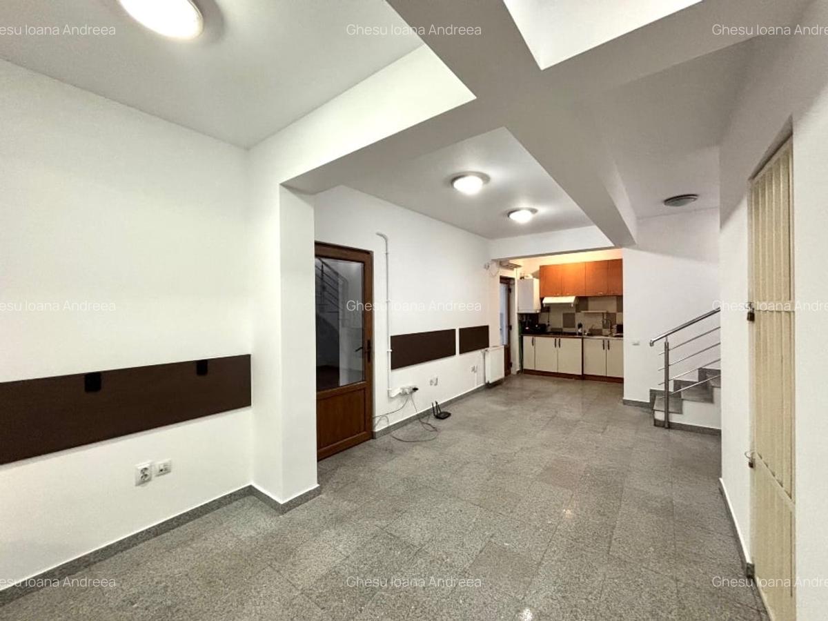 Casă pentru sediu firmă – 205 mp, Sector 4, panouri solare și loc parcare - 13