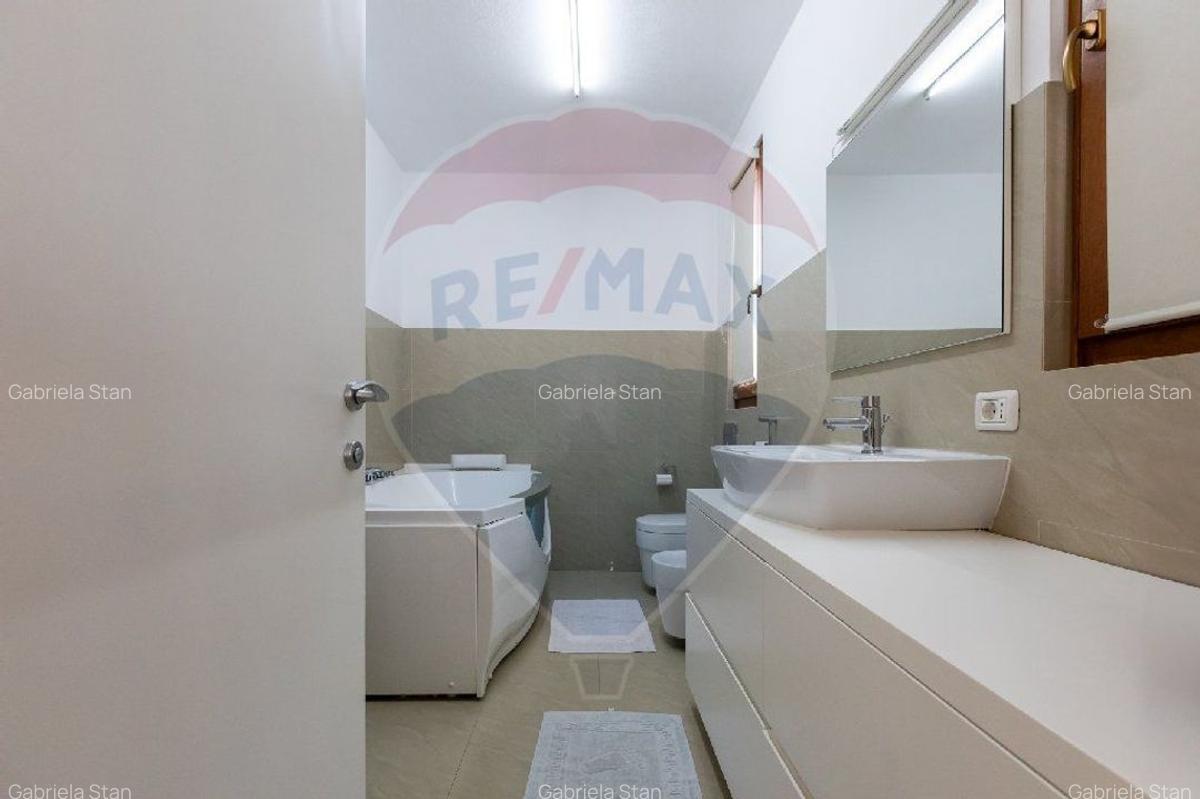 Casa / Vila de vanzare cu 8 camere si teren 1307mp - 7