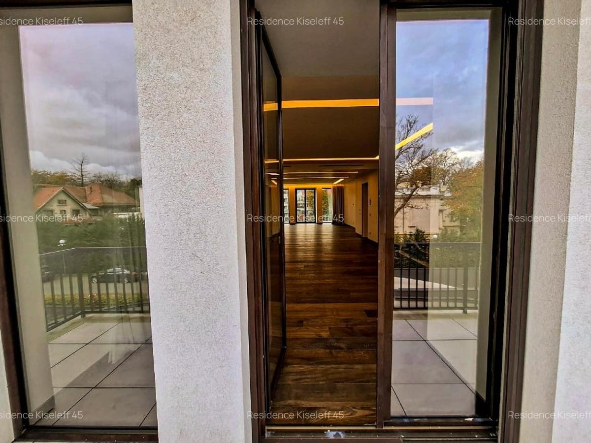 Închiriere apartament de lux cu 4 camere în Residence Kiseleff - ap. 2, etj. 1 - 4