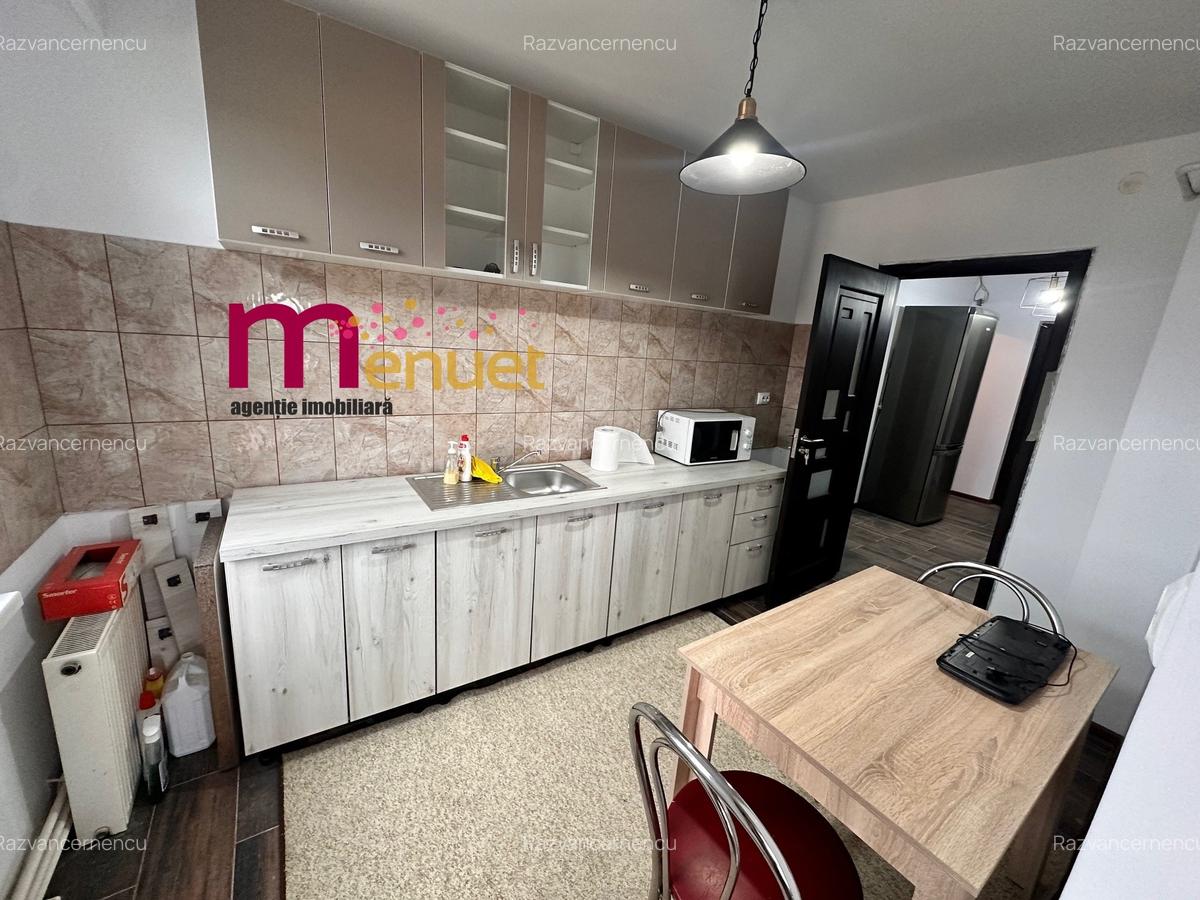 Apartament 3 camere ,zona Biserica cu Ceas,etaj 2 - 5