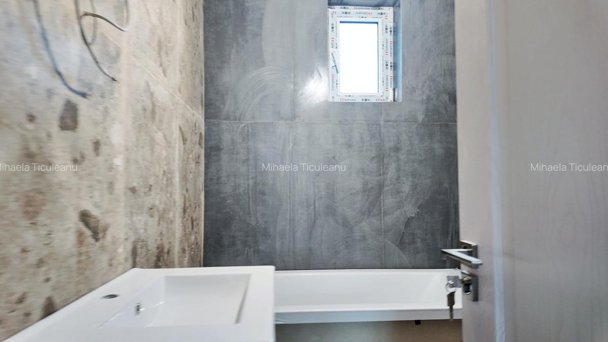 Vindem casa in Navodari zona de vile - 10