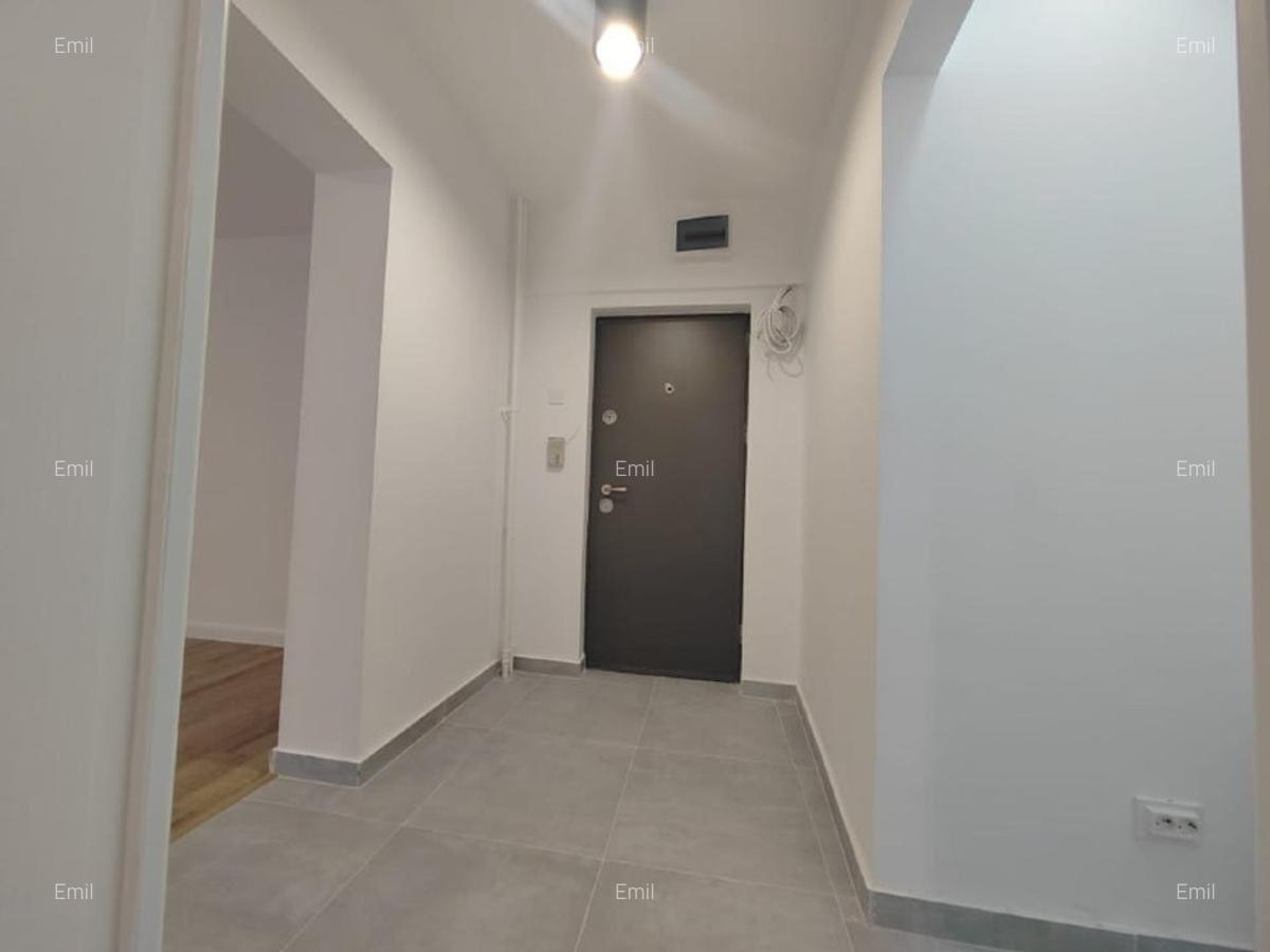 Apartament 3 camere renovat complet - etaj 1/4 - Metrou Titan - 8