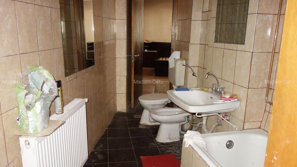 Calea  Victoriei-Piata Sfintii Voievozi: 171mp+55 mp terasa - 10