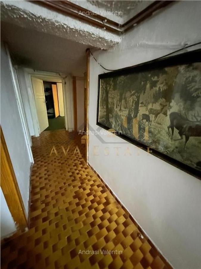 Casa individuala 9 camere, 3 bai, garaj, teren 350 mp - Zona Cetatii/ Hotel MERC - 15 Casa individuala 9 camere, 3 bai, garaj, teren 350 mp - Zona Cetatii/ Hotel MERC - 15