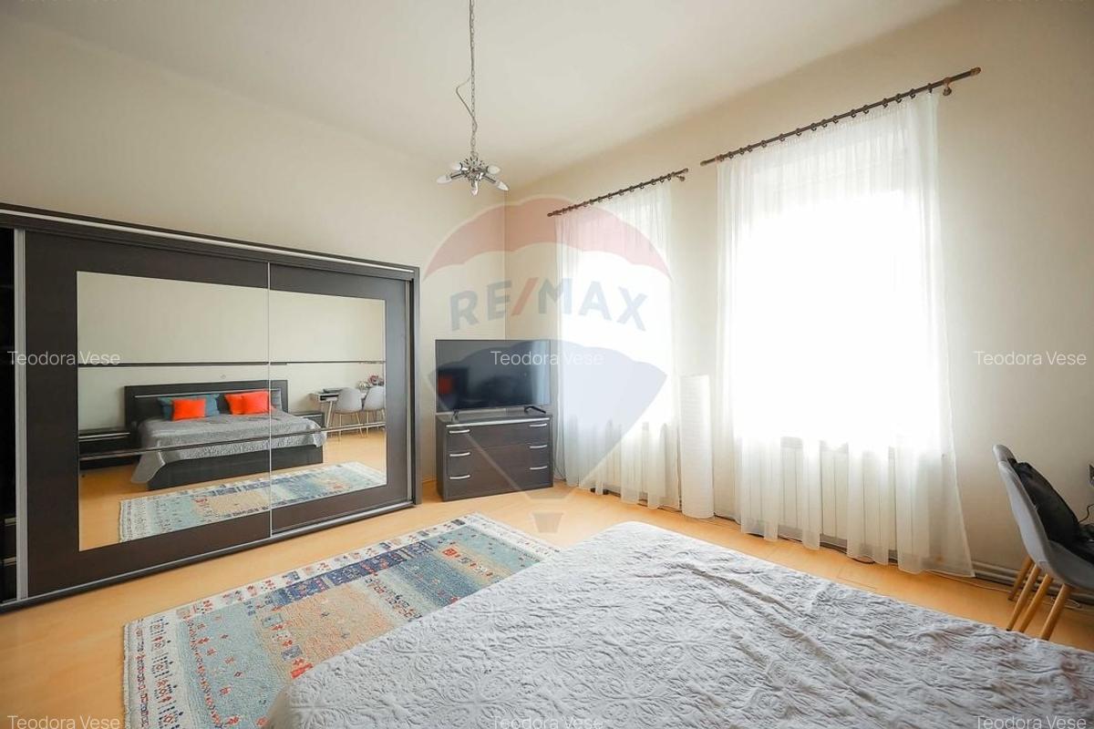 Casa / Vila cu 4 camere de vanzare Ultracentral Str. Louis Pasteur - 13