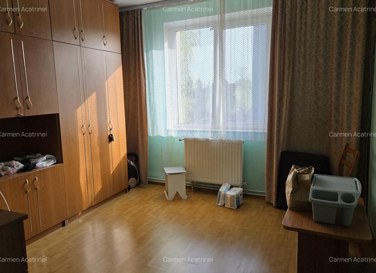 Apartament cu 3 camere circular în Astra - 3
