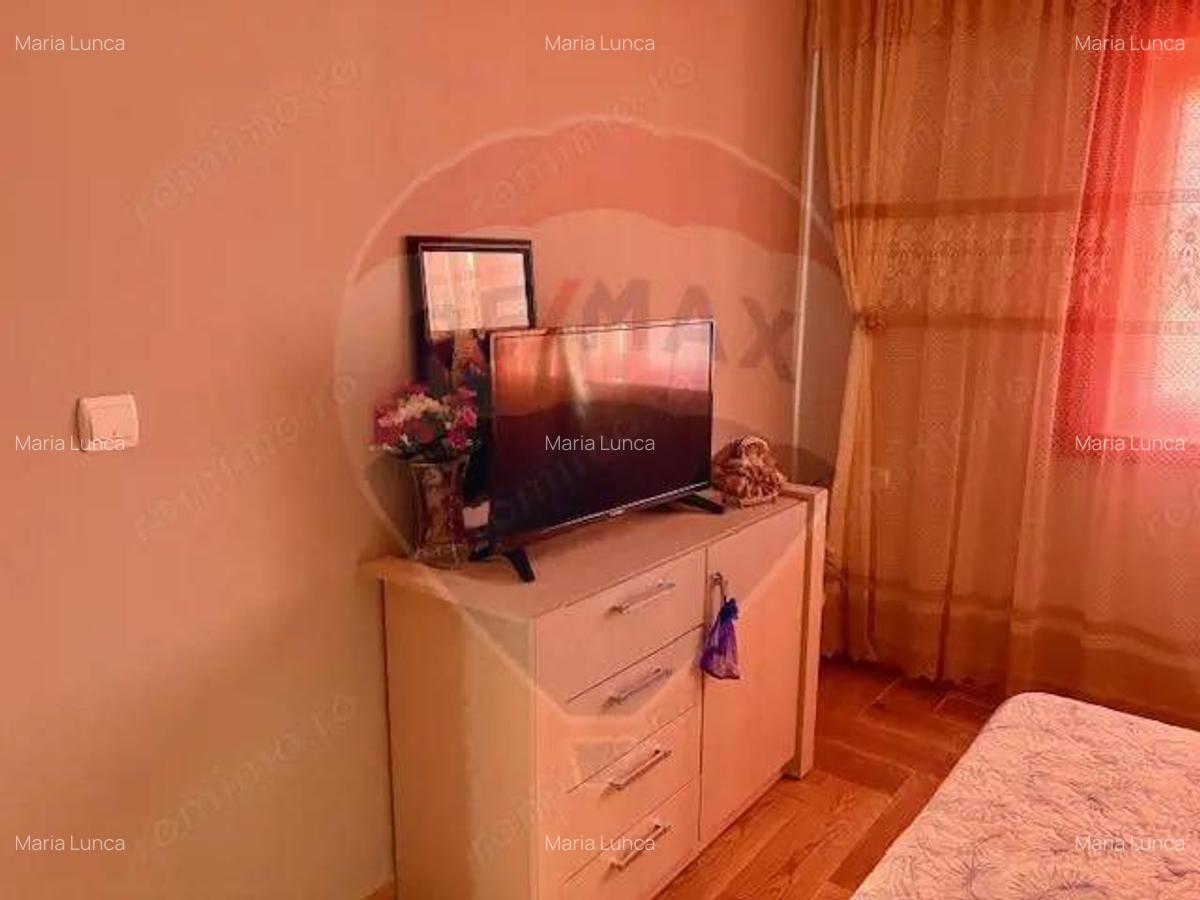 Casa / Vila cu 5 camere de vanzare - 12