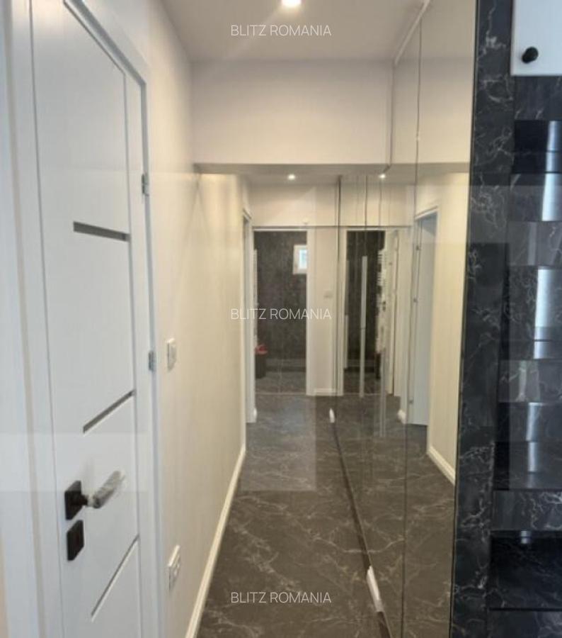 Apartament cu 3 camere, decomandat, 72 mp, zona Pia?a Mare - 8