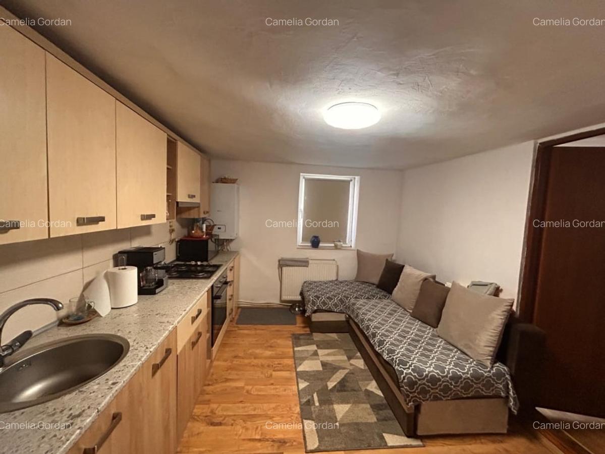 Casa cu 2 camere in curte comuna, zona Garii, 135000 Eur - 3 Casa cu 2 camere in curte comuna, zona Garii, 135000 Eur - 3