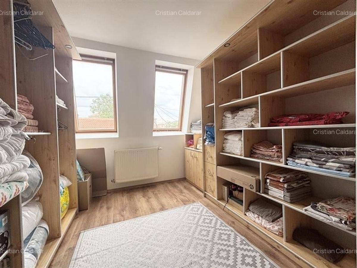 Casa spatioasa si bine compartimentata in Velenta  locatie excelenta - 7