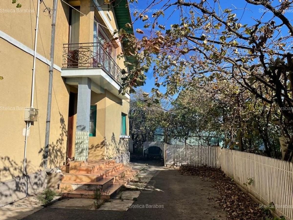 Casa / Vila spatioasa cu curte generoasa in Urlati - 2