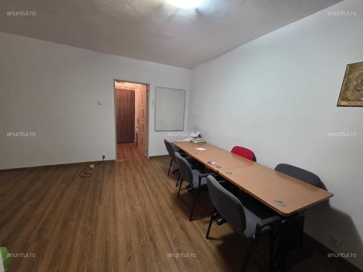 Jean Steriadi, 10 minute metrou 1 Decembrie 1918, stradal, scoala 82 - 6