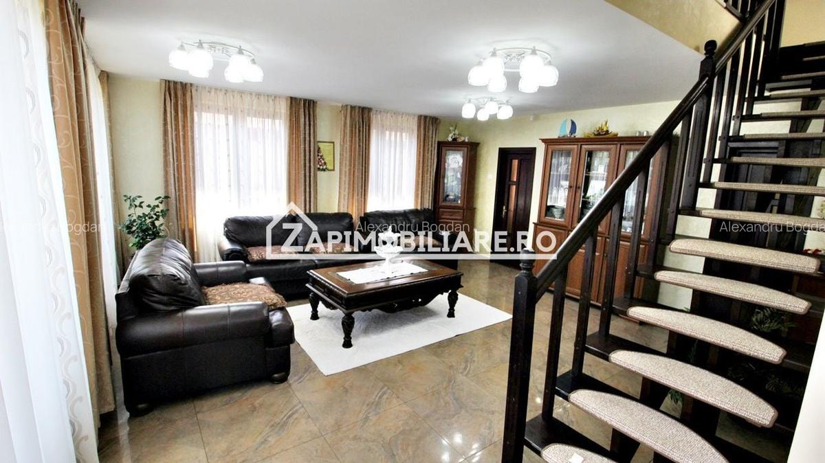 Casa 5 camere, 250 mp,3 băi,2.500mp teren,  0% comision - 1